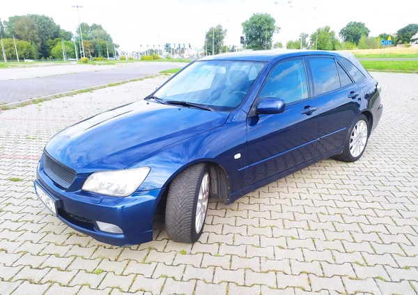 Lexus IS cena 18900 przebieg: 380000, rok produkcji 2004 z Lublin małe 631